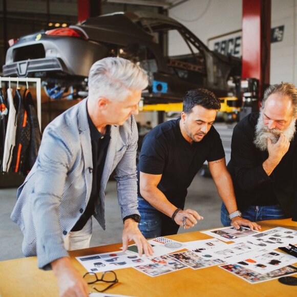 Limited edition Luis Fonsi x Hot Wheels Leather Jacket and Hot Wheels Bronco - Picture 13 of 16